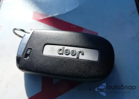 2015 Jeep Grand Cherokee Laredo z USA, uszkodzony, nr VIN 1C4RJEAG3FC721644